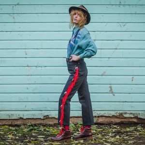 MINT CONDITION wrangler cowgirl jeans